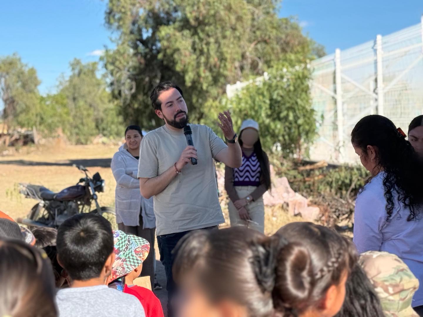 RECORRE SANTOS GONZÁLEZ COLONIAS DE LA CAPITAL ZACATECANA