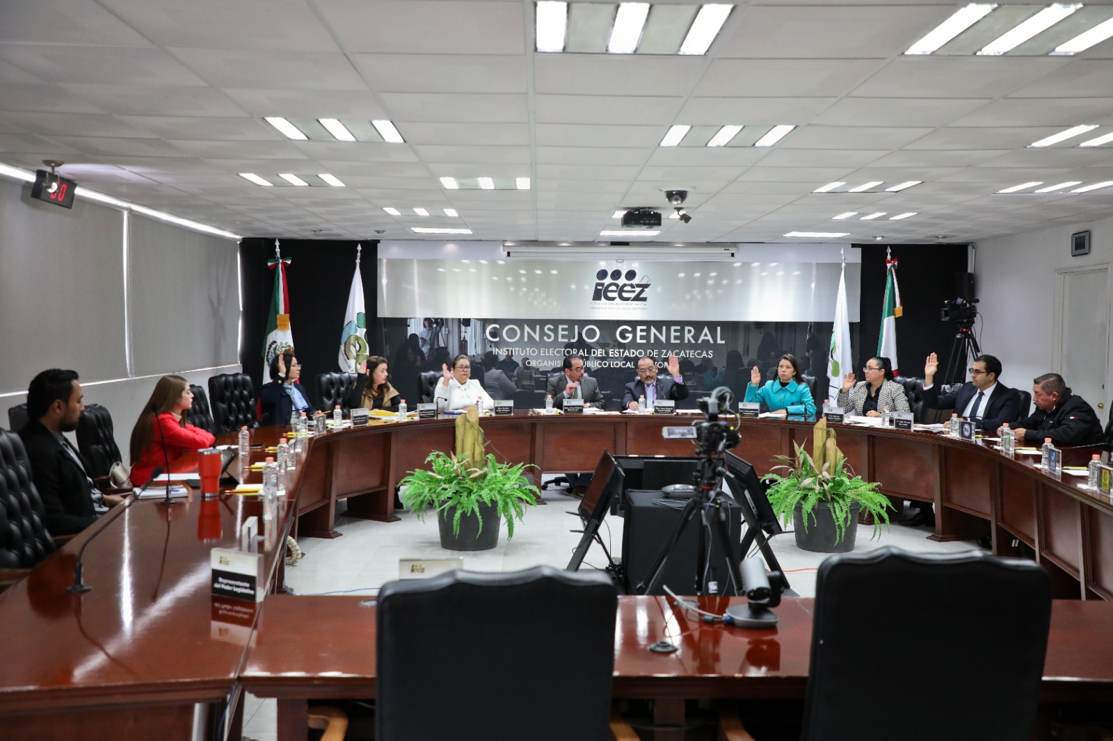 APRUEBA IEEZ ACTAS, INFORMES Y DISTRIBUCIÓN DEL PRESUPUESTO DE EGRESOS