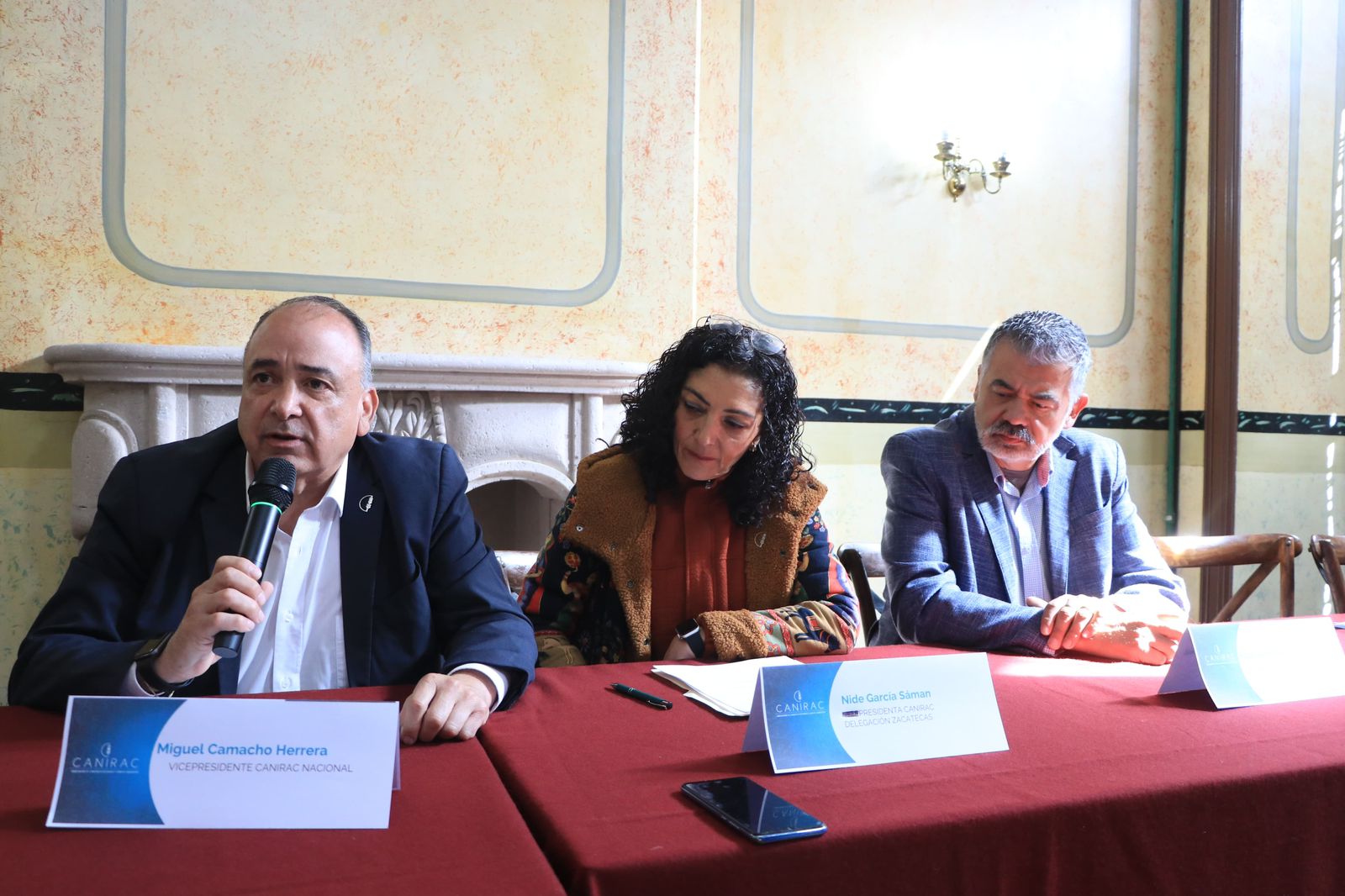 RENUEVA CANIRAC ZACATECAS SU MESA DIRECTIVA CON LA TOMA DE PROTESTA DE NIDE GARCÍA SÁMAN COMO PRESIDENTA