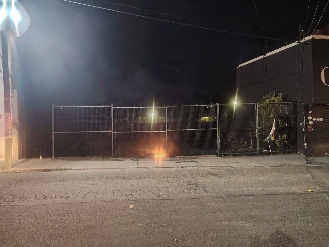 CONTROLA PROTECCIÓN CIVIL DE GUADALUPE INCENDIO EN LOTE BALDÍO DE AVENIDA GARCÍA SALINAS