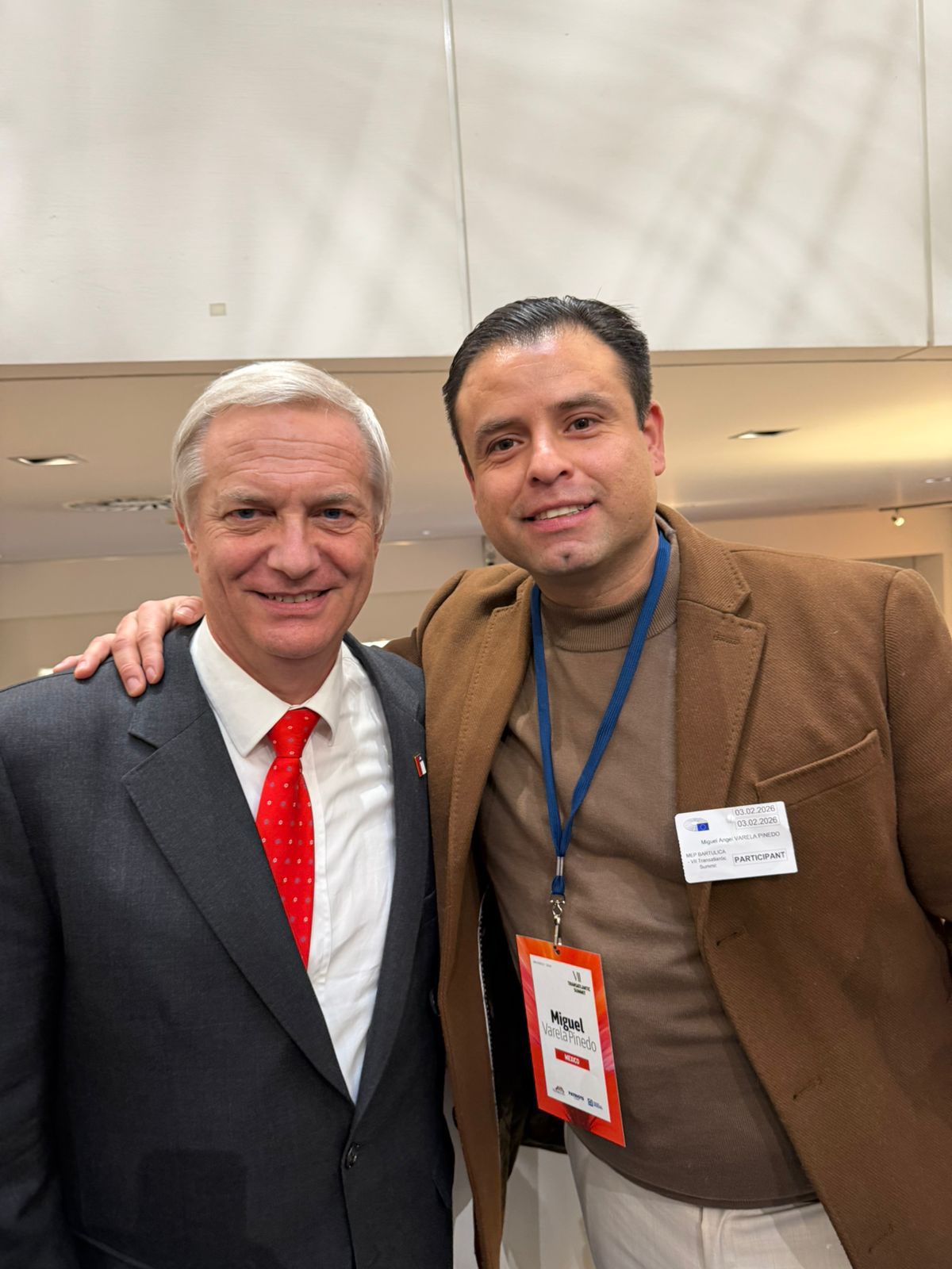 ASISTE MIGUEL VARELA A CUMBRE TRANSATLÁNTICA EN BRUSELAS CON GASTOS CUBIERTOS