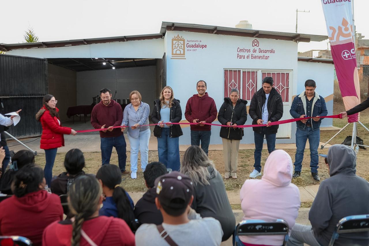 ENTREGA PEPE SALDÍVAR CENTRO DE BIENESTAR EN SAN CHARBEL
