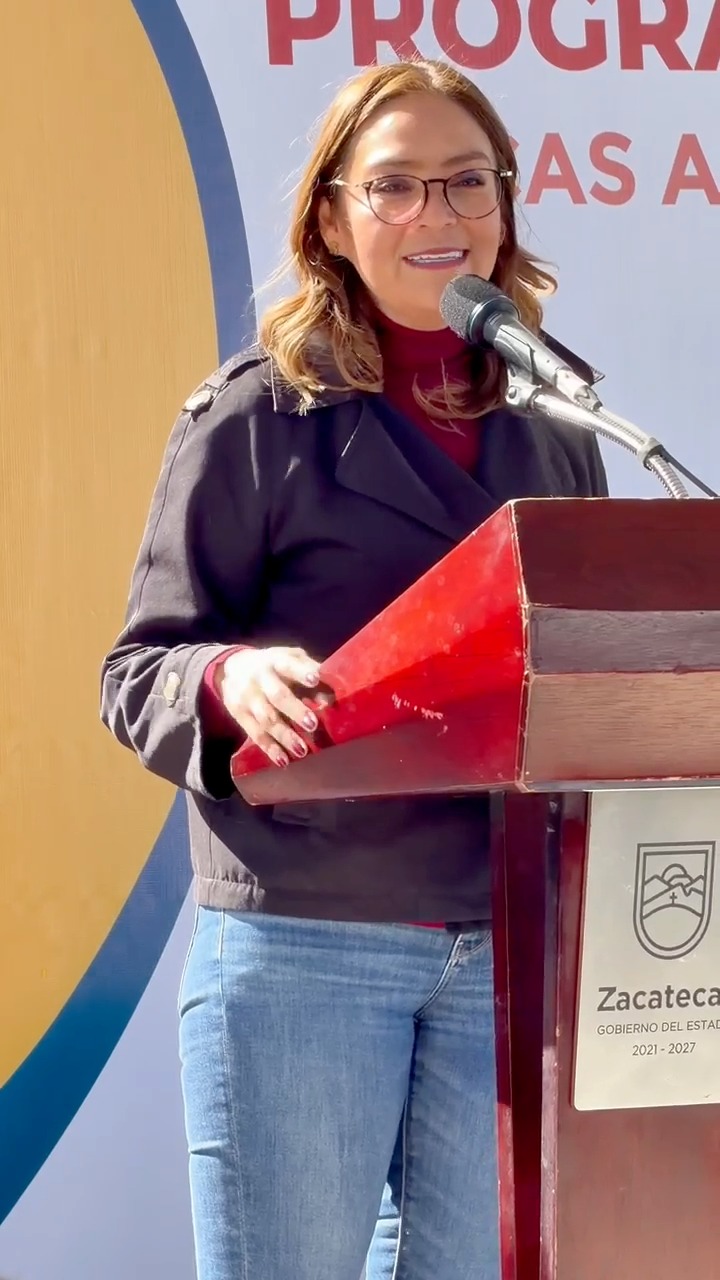 Otorgan becas educativas a estudiantes de Zacatecas